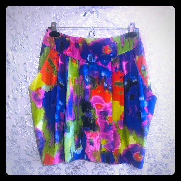 H&M Dresses & Skirts - NWT📣VIBRANT Monet Midi Skirt w/Pockets!